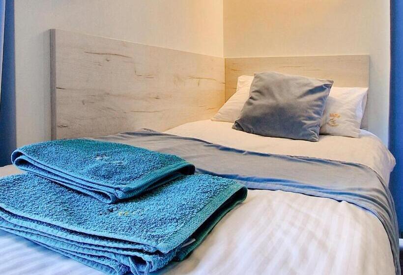 Quarto Estandar Individual, Pensjonat Alka