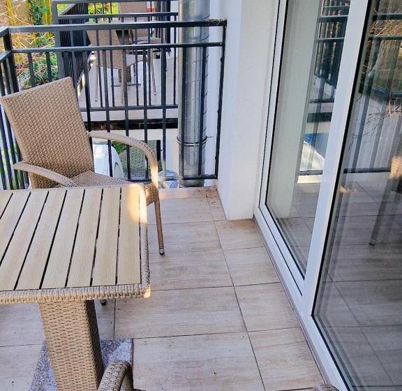 Quarto Quadruple Standart com Varanda, Pensjonat Alka