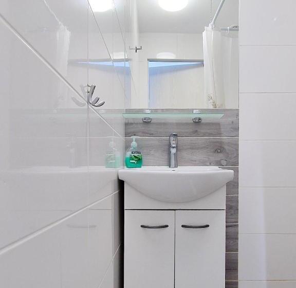 Quarto Familiar, Pensjonat Alka