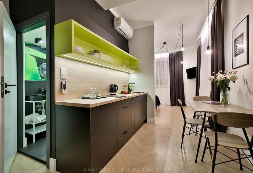 1 Bedroom Premium Apartment City View, Saint Thomas Corner   By Upstairs