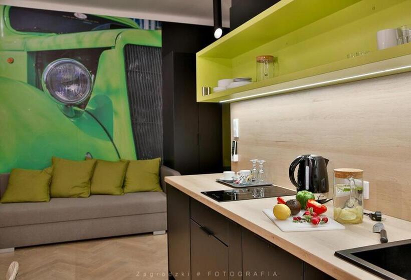 1 Bedroom Premium Apartment City View, Saint Thomas Corner   By Upstairs