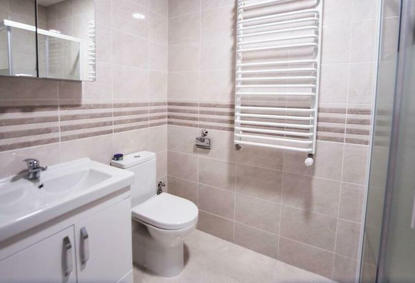 Люкс с Балконом, Wesoła Apartamenty