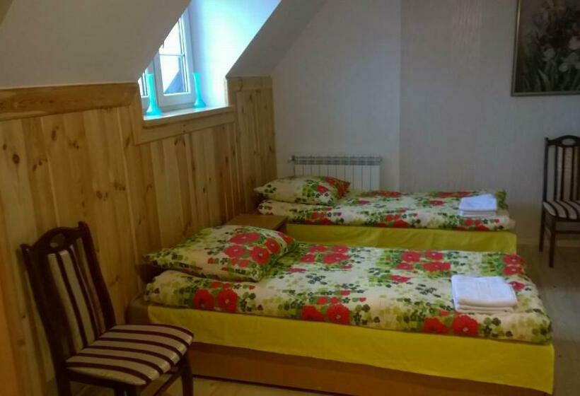 Четырехместный Номер Стандарт, Noclegi Dwór Szlachecki Biedaczów