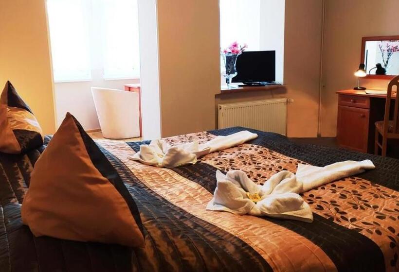 اتاق استاندارد اینتریور, Restauracja Kwisa 1