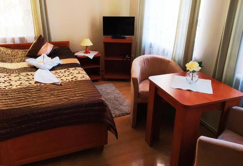 اتاق استاندارد, Restauracja Kwisa 1