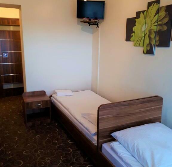 Номер Стандарт Трехместный, Motel Orion Wolsztyn