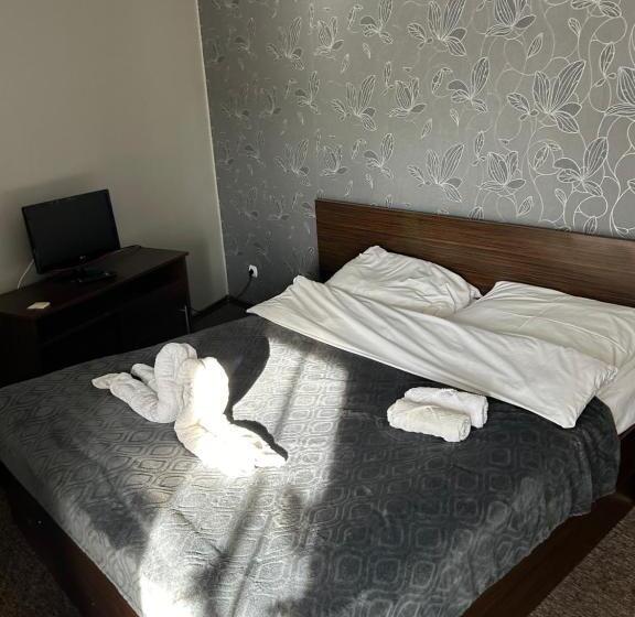 Люкс, Motel Restauracja Ballaton