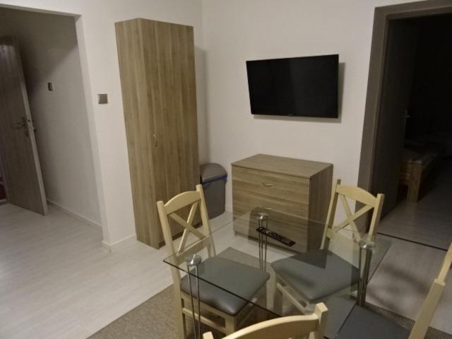 דירת שני חדרים, Villa Eleven