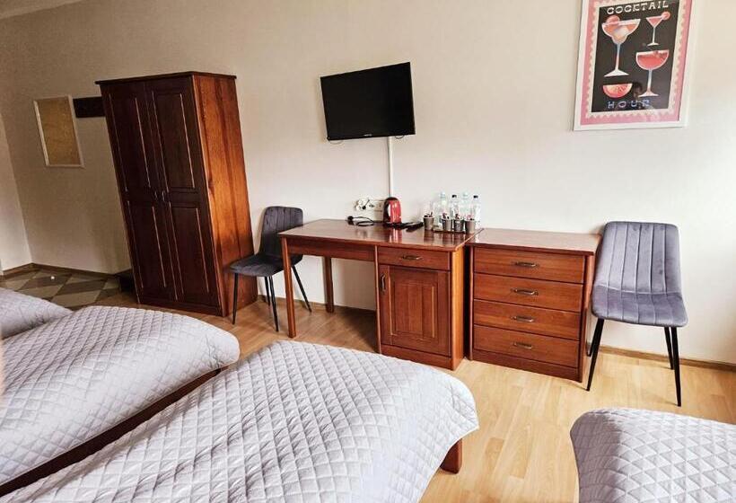اتاق استاندارد چهار تخته, Restauracja Hotel Przystan