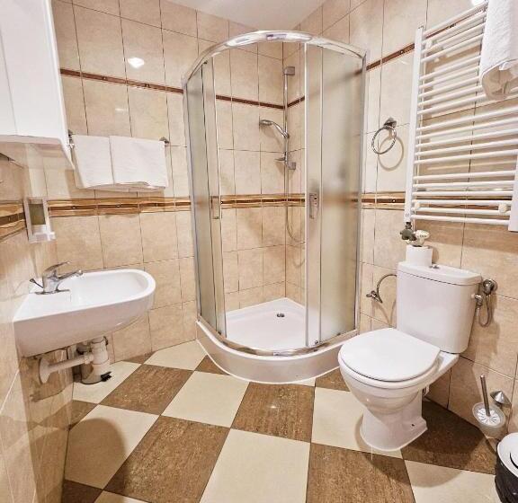 اتاق استاندارد چهار تخته, Restauracja Hotel Przystan