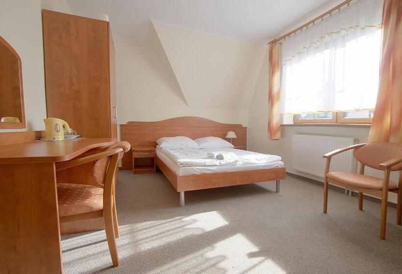 Quarto Triplo Estandar, Willa Park