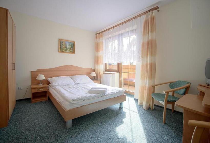 Quarto Triplo Estandar, Willa Park