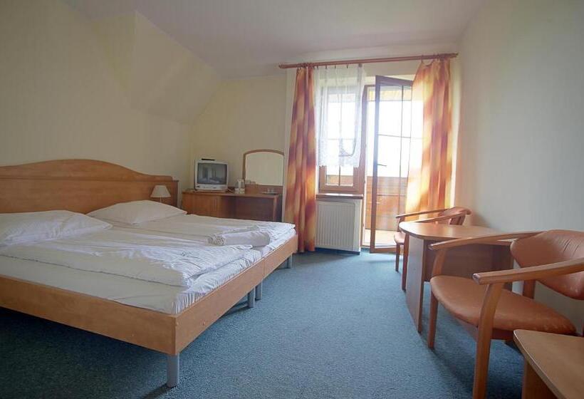 Quarto Triplo Estandar, Willa Park