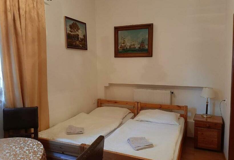 Четырехместный Номер Стандарт, Usługi Hotelarskie Karpacz