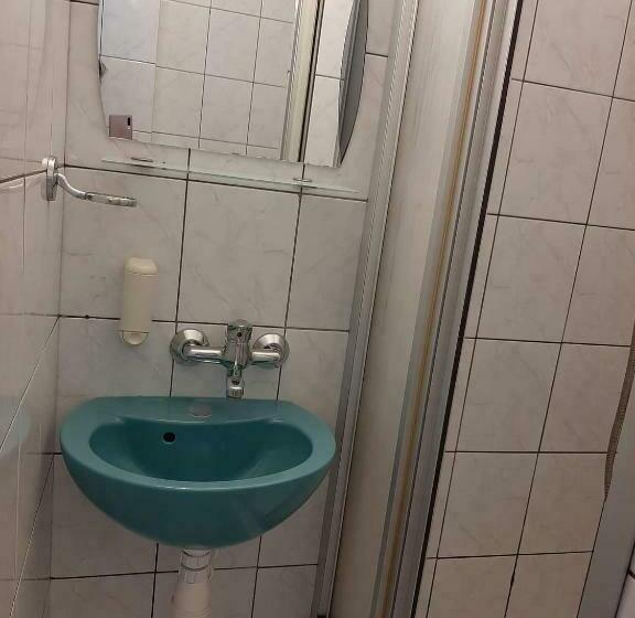 Номер Стандарт, Usługi Hotelarskie Karpacz