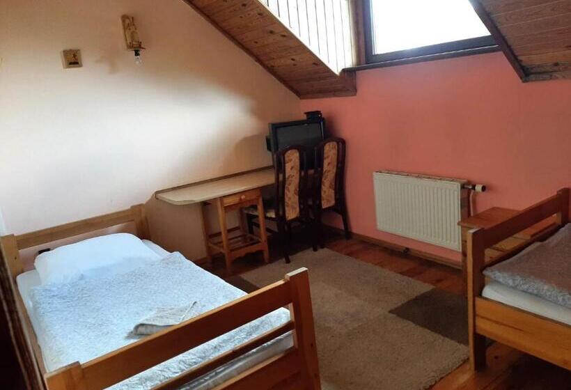 Номер Стандарт, Usługi Hotelarskie Karpacz