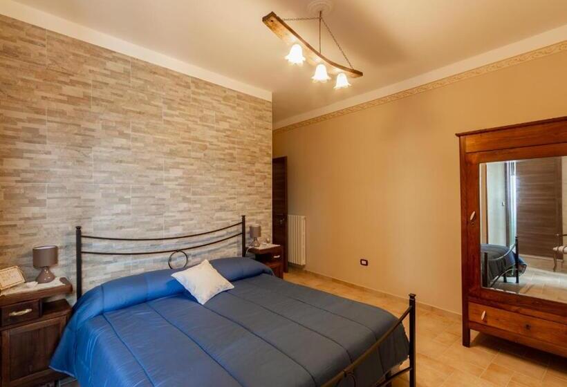 Номер Стандарт, B&b La Botte   Taurasi
