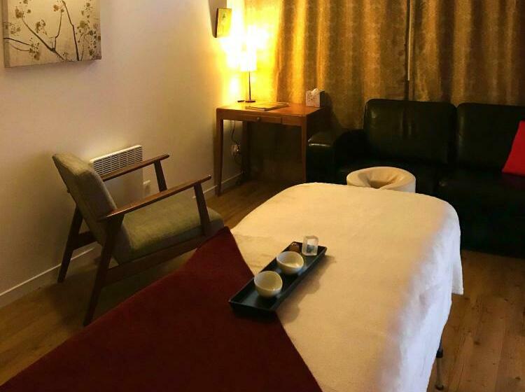 带大床的标准间, La Passionnante Gîte Avec Spa Privatif