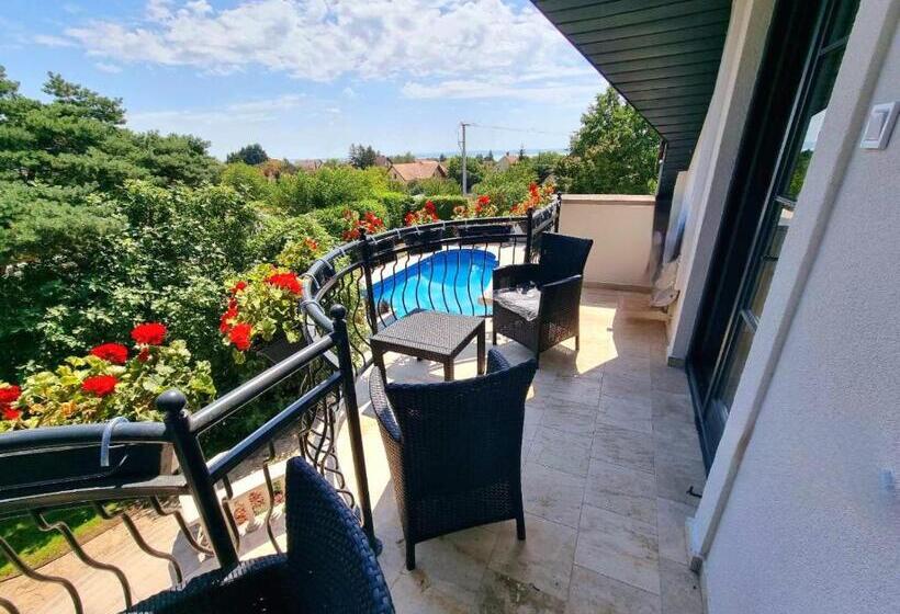 اتاق خانوادگی, Füge Villa Luxury & Wellness