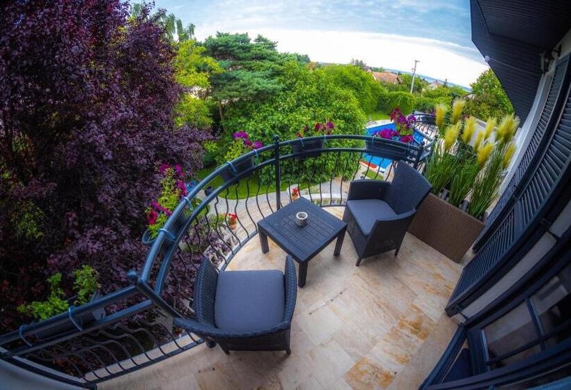اتاق خانوادگی, Füge Villa Luxury & Wellness