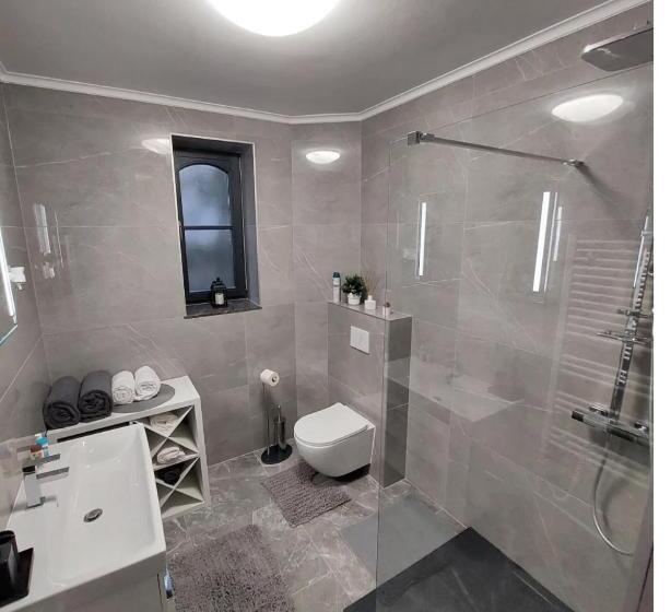 سوییت لوکس, Füge Villa Luxury & Wellness