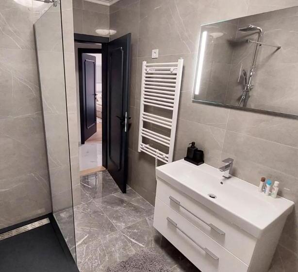 سوییت لوکس, Füge Villa Luxury & Wellness