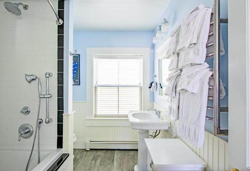 Quarto Estandar com Hidromassagem, Admiral S Landing