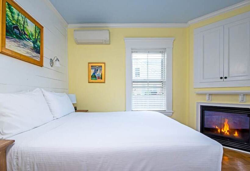 Quarto Estandar, Admiral S Landing