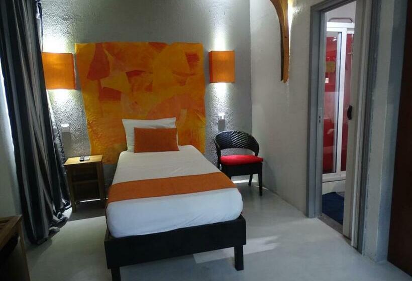 اتاق استاندارد یک نفره, La Tonnelle Guest House