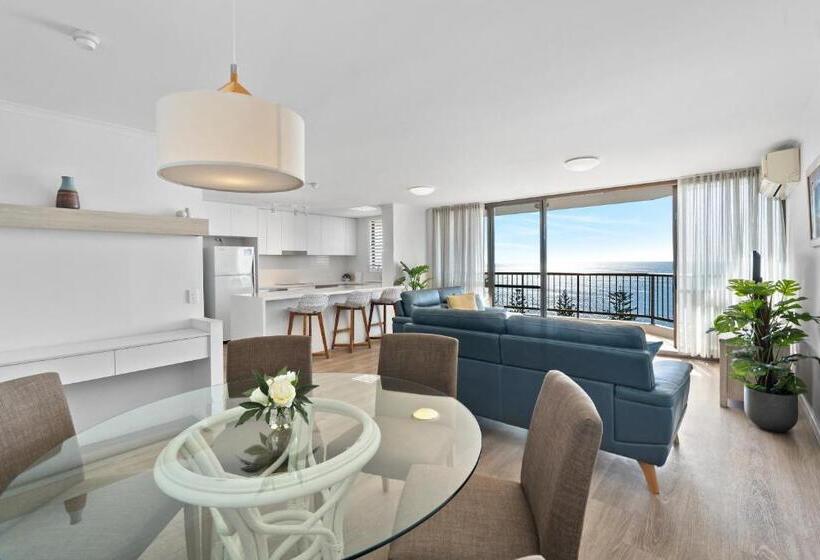 Superior 2-bedroom flat with sea view, Seaview Resort