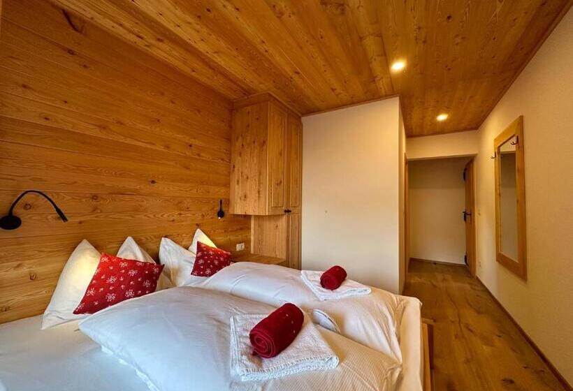 اتاق استاندارد با تخت بزرگ, šurc