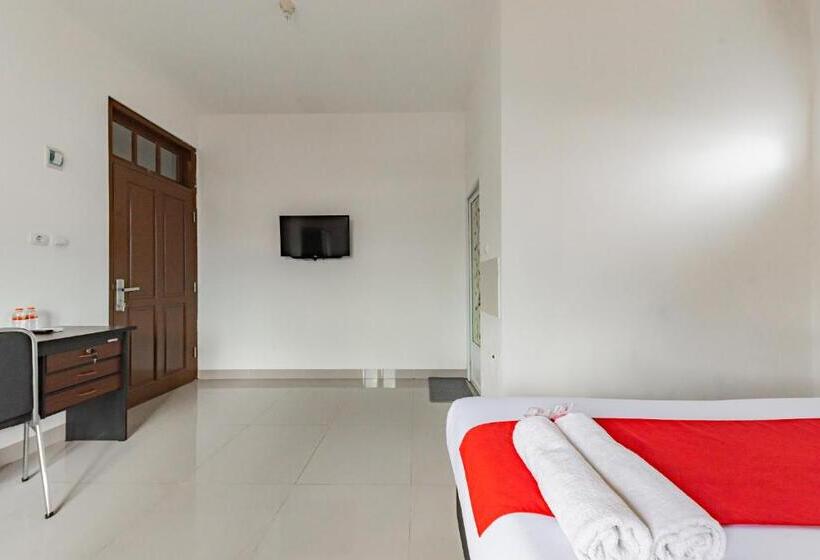 Номер Deluxe, Reddoorz @ Suryakencana Bogor