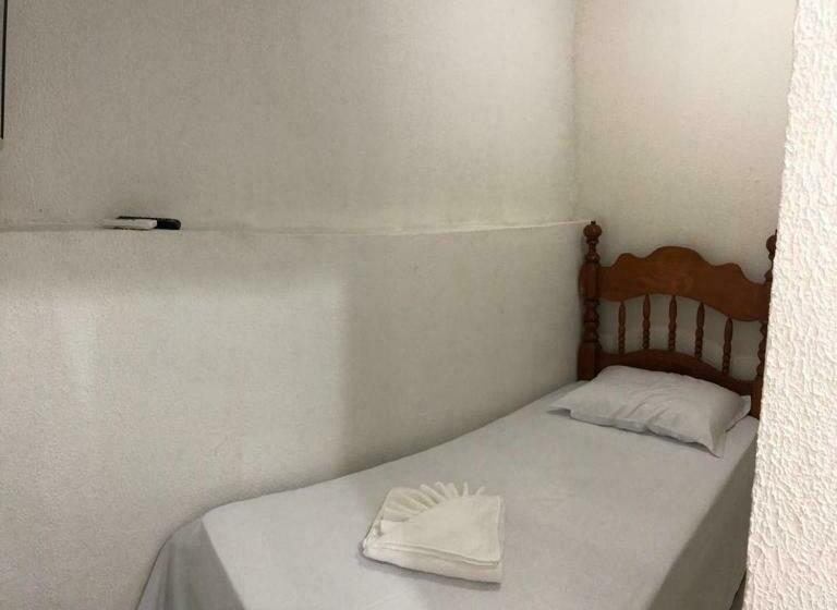 اتاق استاندارد یک نفره, Cuiabá