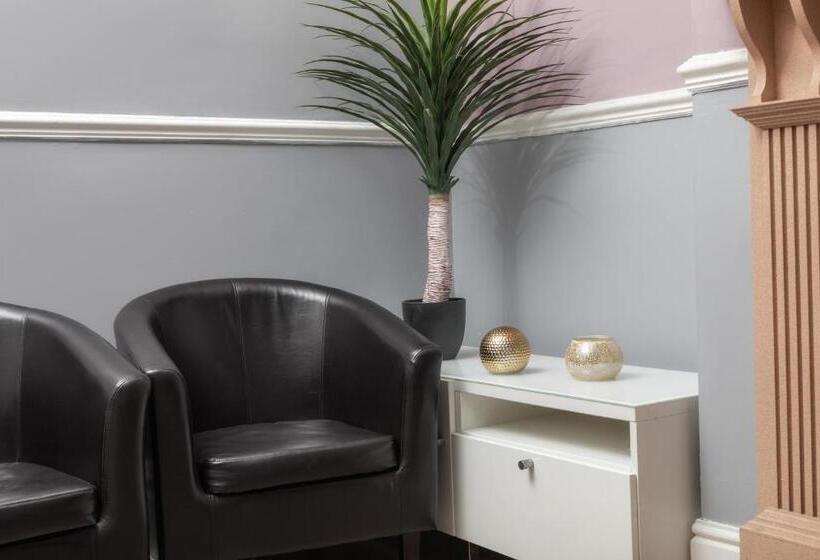 Четырехместный Номер Стандарт, City Centre Large Luxury Rooms Free Parking