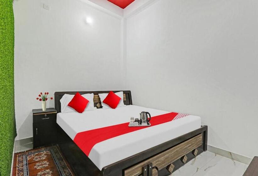 חדר קלאסי לשלושה, Flagship Hotel Ashirwad