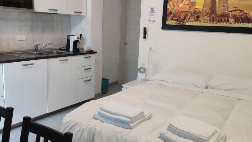 استودیوی استاندارد, A San Lazzaro Rooms