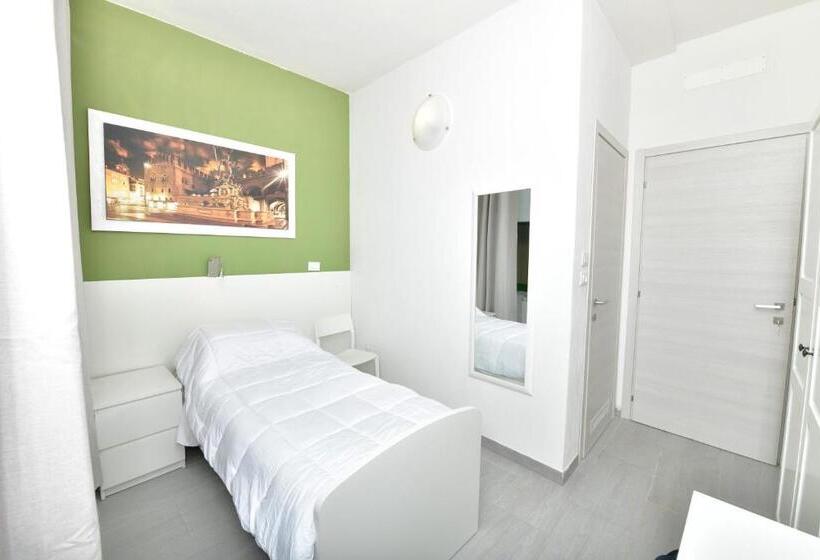 اتاق عادی, A San Lazzaro Rooms