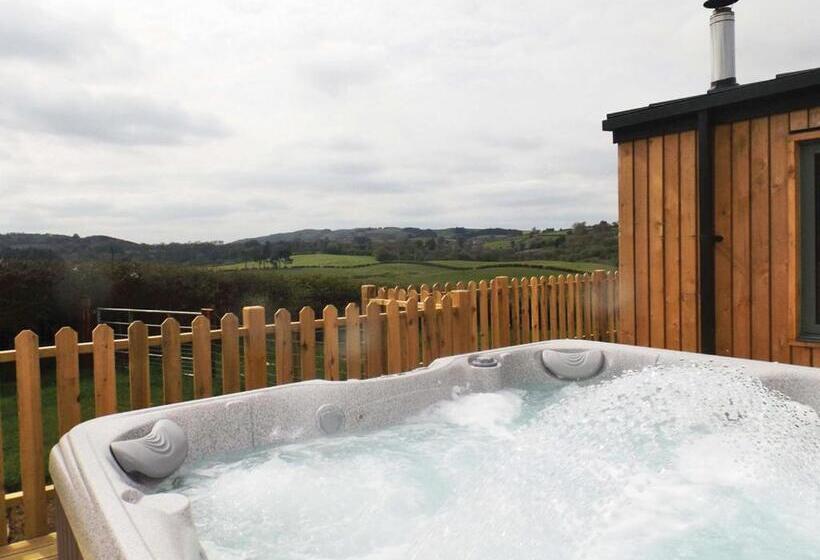 Дом 2 Спальни, Castle Pren Lodges