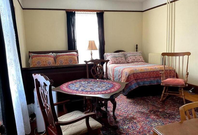Люкс Superior, Royal Hotel Sydney
