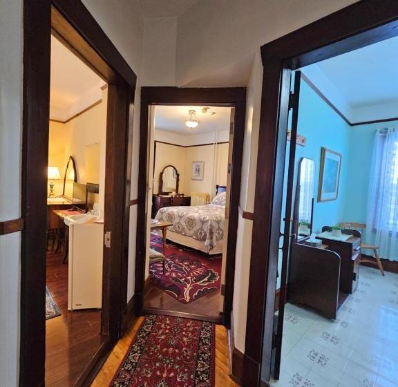 سوئیت 2 خوابه, Royal Hotel Sydney