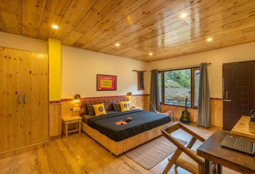 수피리어 룸, The Hosteller Tirthan Valley