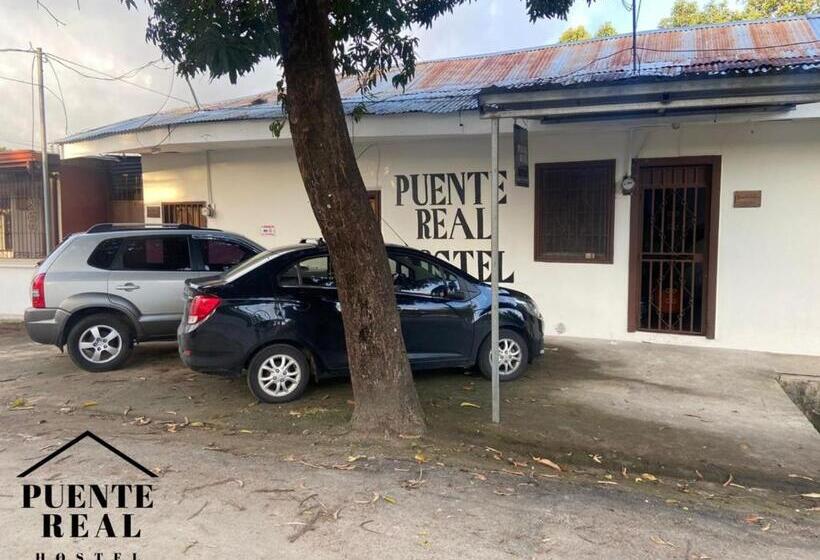 اتاق اکونومی, Puente Real Hostel