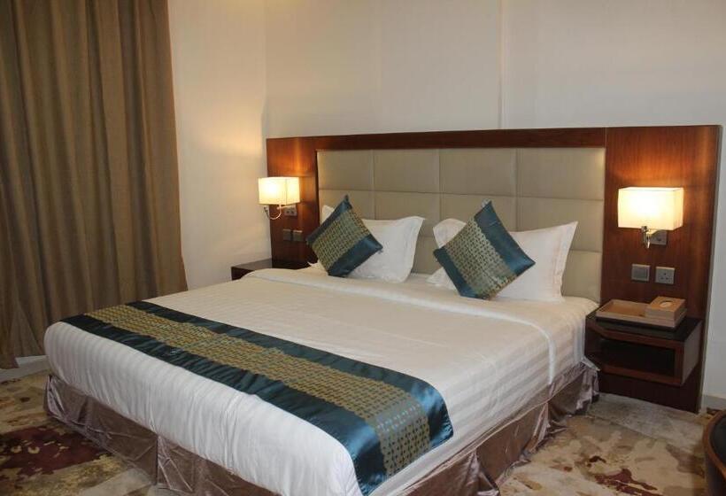 Deluxe Suite King Bed, Delta Hotel Suites