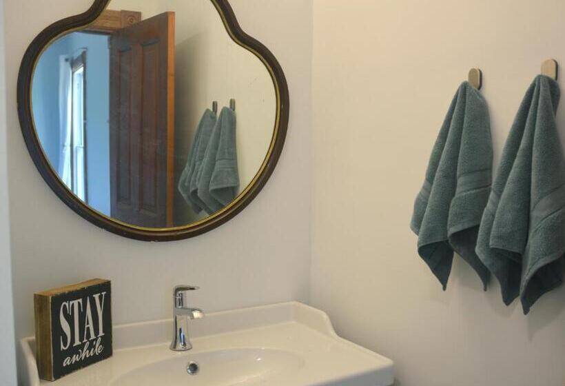 Quarto standard, Art And Lodging