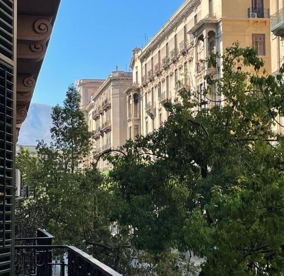 اتاق استاندارد با بالکن, Nostrale Bnb