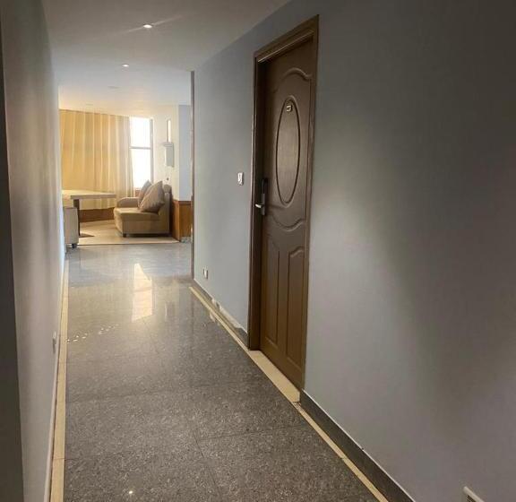 اتاق استاندارد, O V3r Residency