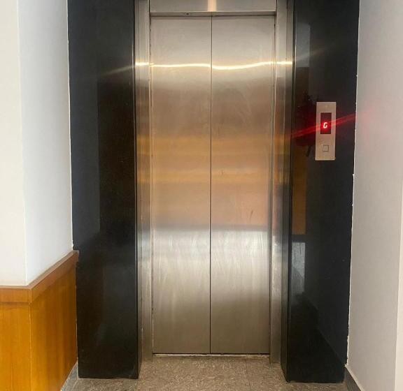 اتاق استاندارد, O V3r Residency