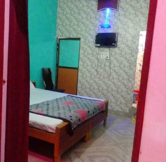 Трехместный Номер Классика, Oyo 70116 Vrindavan Resorts