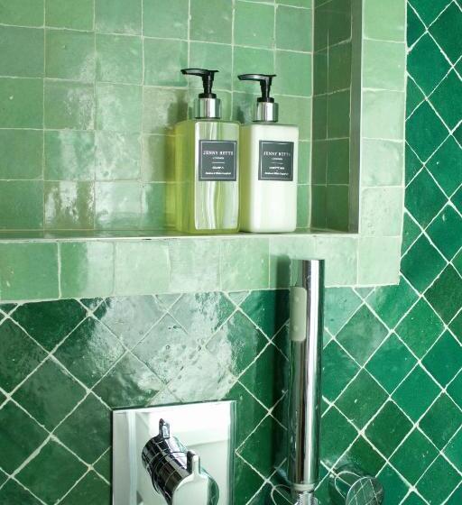 חדר סטנדרט, The Kings Arms