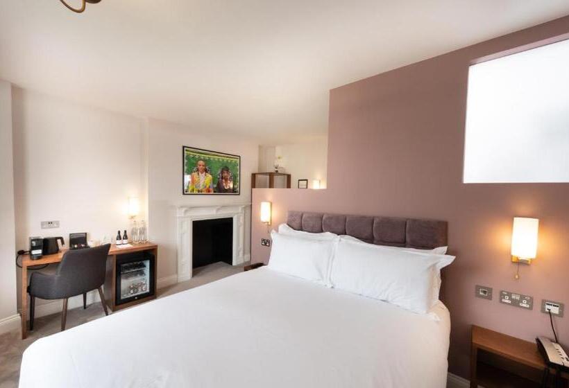 חדר דלוקס, The Kings Arms